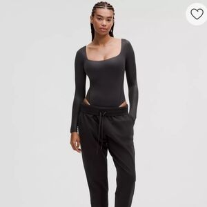 LULULEMON Wundermost Ultra-Soft Nulu Square-Neck Long-Sleeve Bodysuit *Size M